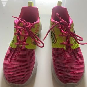 Nike girls sneakers.